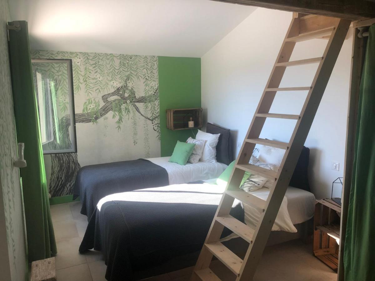 Bed and Breakfast La Tour Carree Châteauneuf-de-Gadagne Zewnętrze zdjęcie