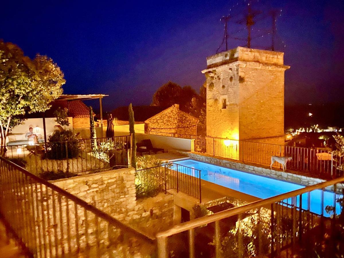 Bed and Breakfast La Tour Carree Châteauneuf-de-Gadagne Zewnętrze zdjęcie